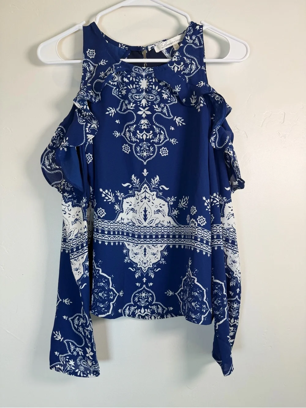 Lovers + Friends Blue Paisley Cold Shoulder Ruffle Vacation Blouse XS - Picture 1 of 11